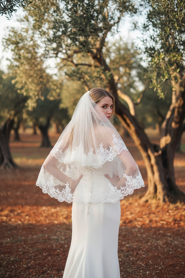 Lace Appliqué Wedding Veil — Short