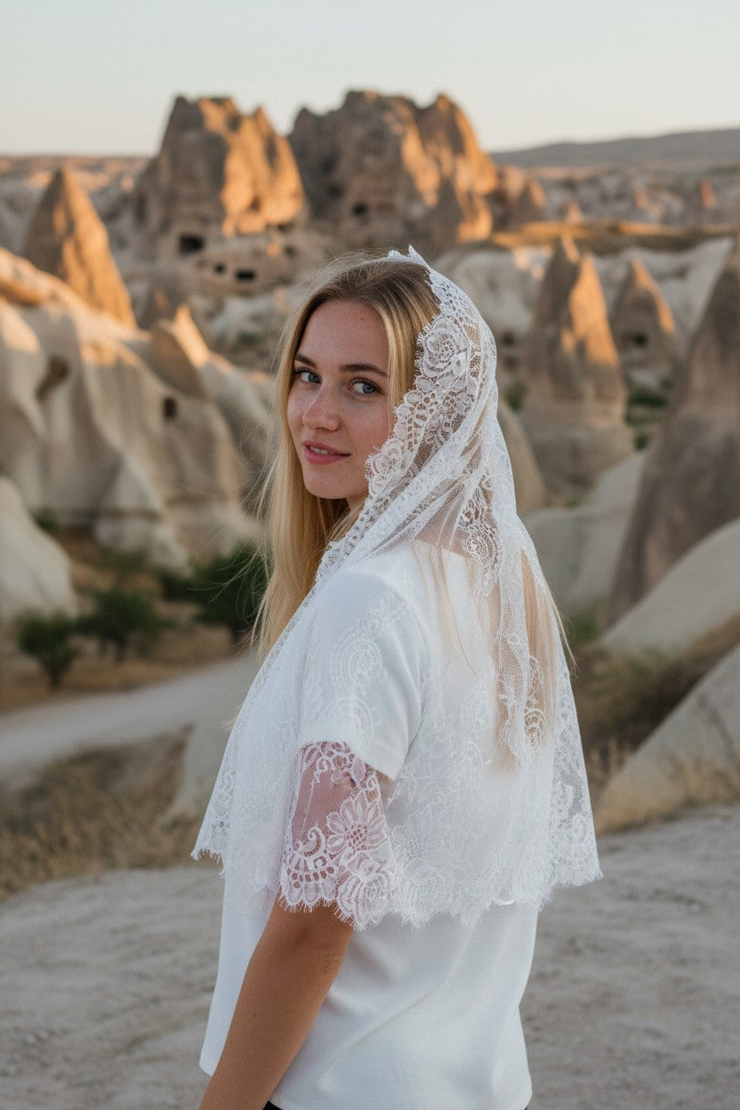 Lace Wedding Veil — Short