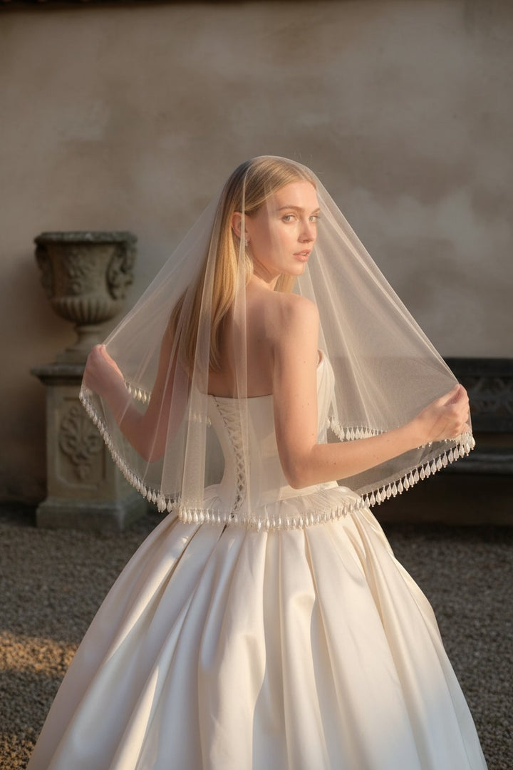 Pearl Wedding Veil — Short